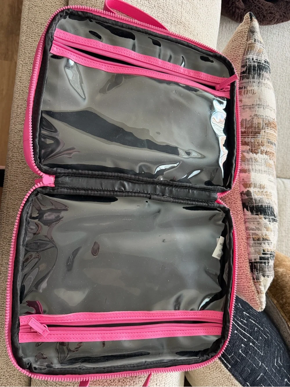 Steve Madden Pink Quilted toiletries/travel bag